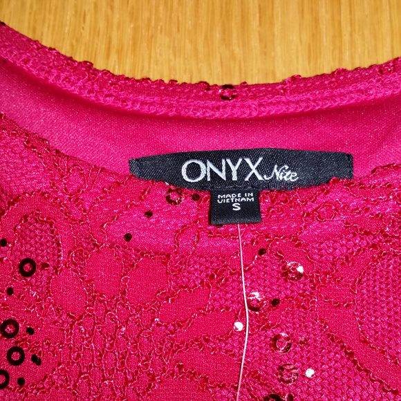 Red Sequined Stretchy Tank Size Small NWOT - Picture 4 of 5